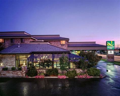 Quality inn spokane - "Oxford Inn and Suites in Spokane Valley is a wonderful place to stay. This hotel offers tremendous value for your money with included breakfast and most evenings a reception offering soup, salad and beverages. "